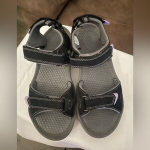 Woman’s Khombu Velcro Sandals